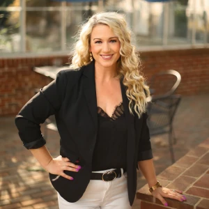 image of agent Vanessa Hansen